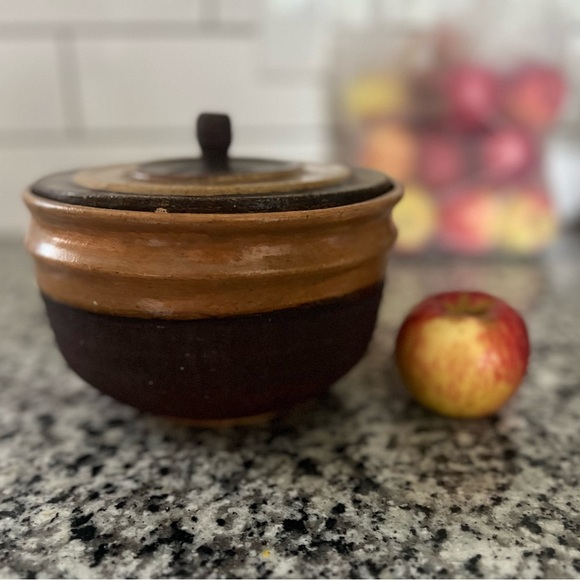 Earthenware Ceramic Dark and Golden Brown Bowl with Lid Hand thrown Clay Decor - Picture 11 of 16
